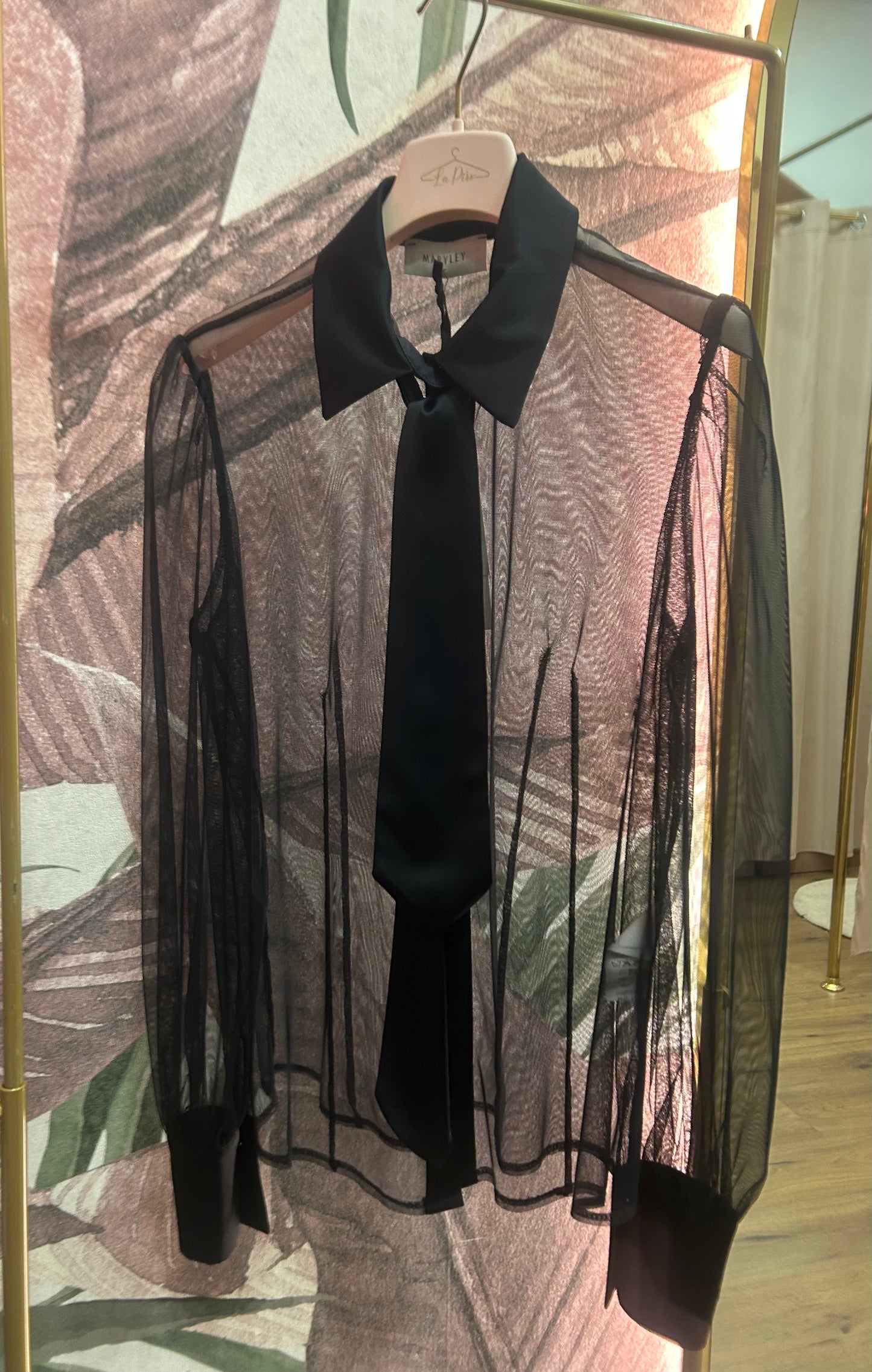 Camicia Nude con cravatta