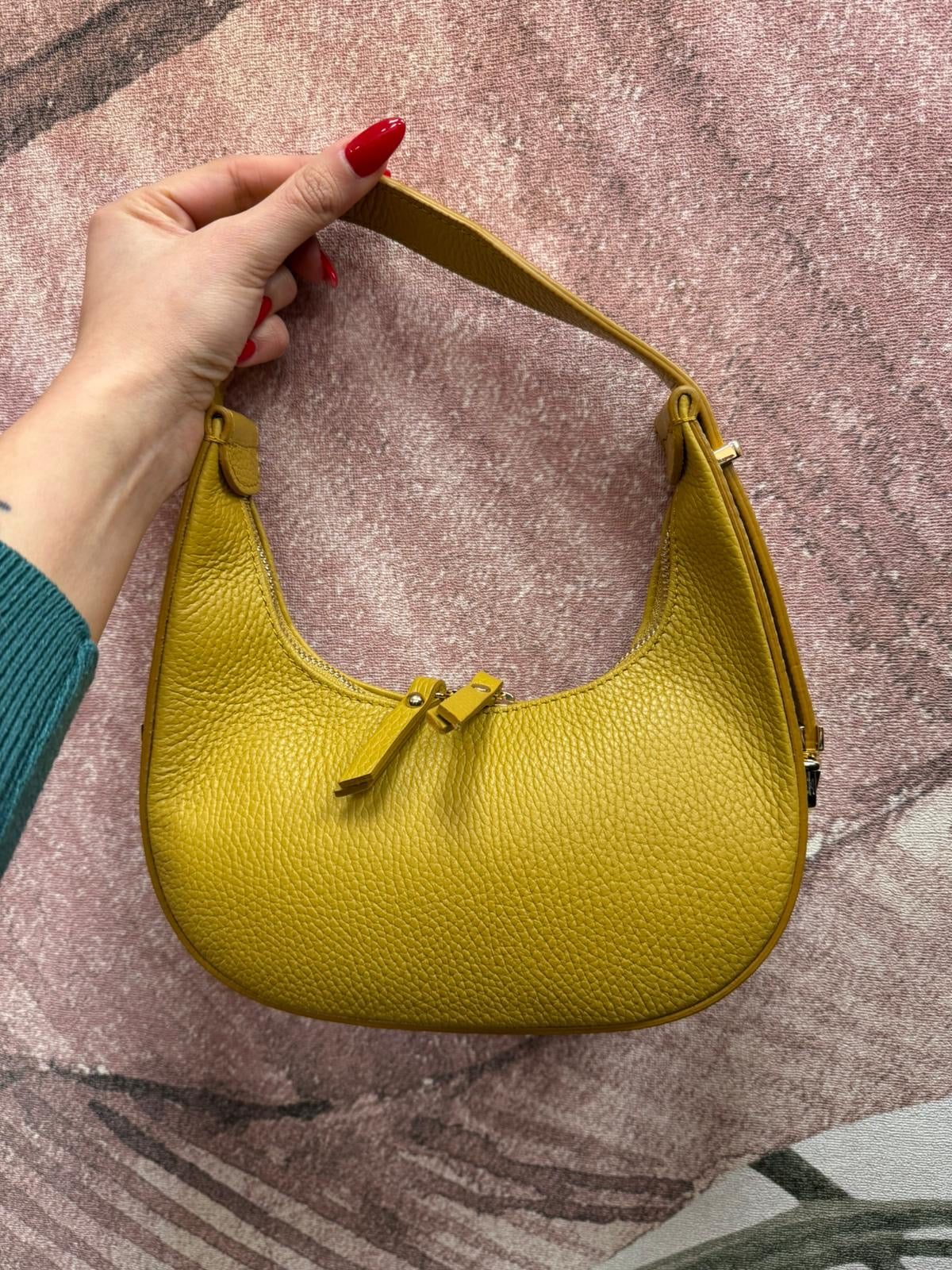 Mezzaluna in vera pelle