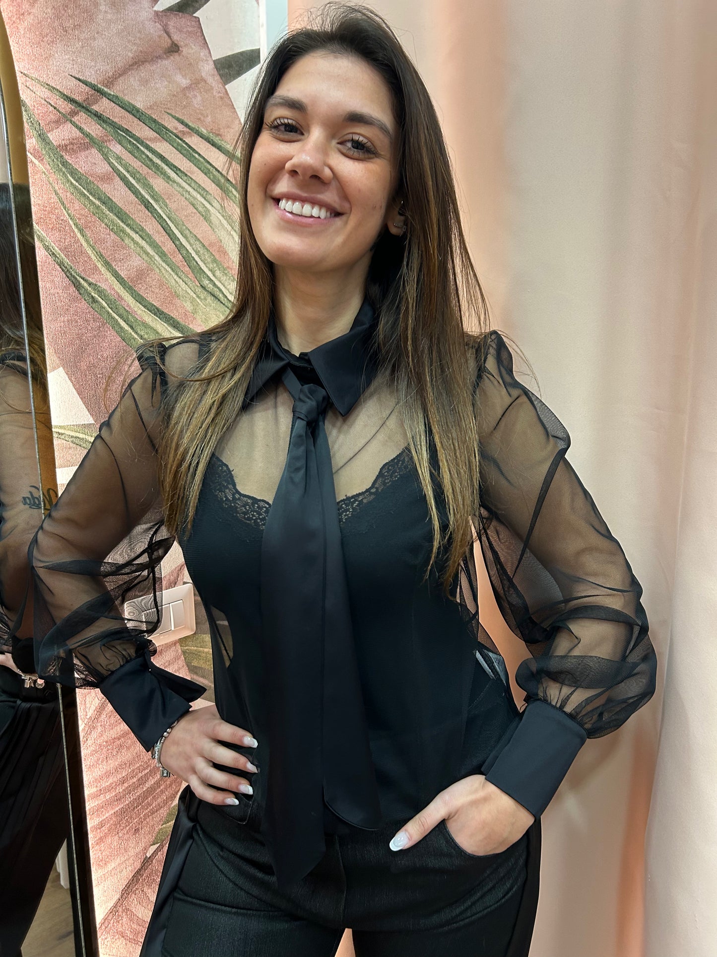 Camicia Nude con cravatta