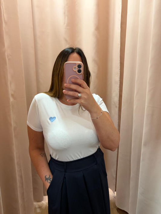 Tshirt Cuoricino Ricamato