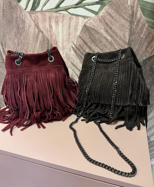 Borsa Scamosciata con tracolla a catena e frange